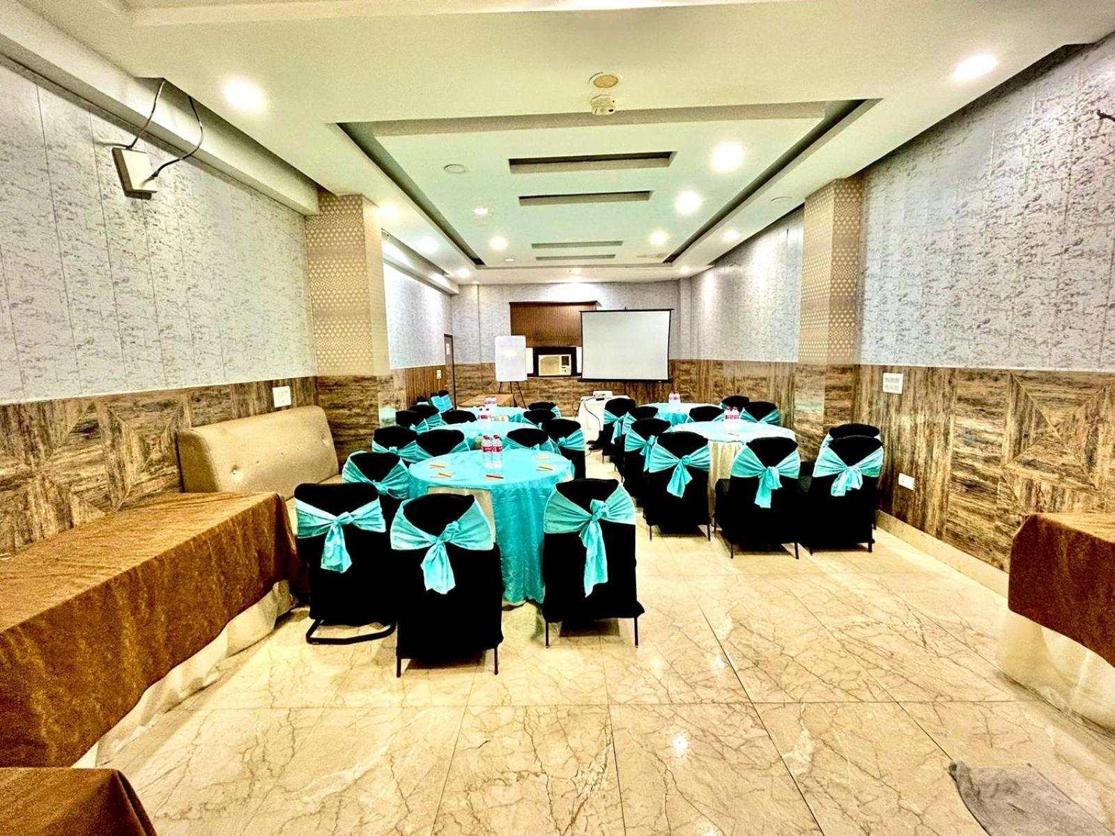 The Tomar Hospitality Hotel New Delhi Exterior foto