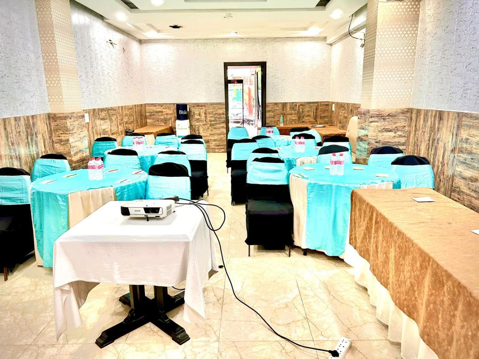 The Tomar Hospitality Hotel New Delhi Exterior foto