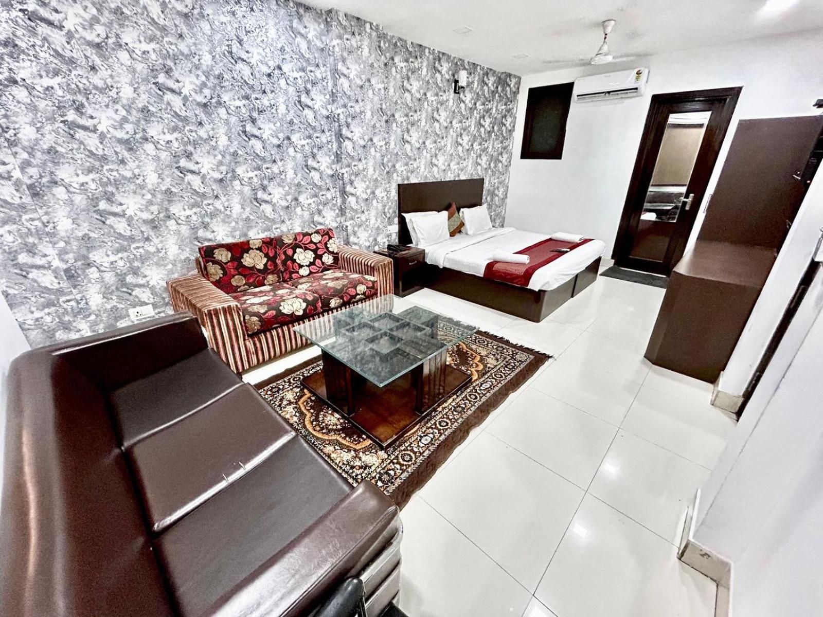 The Tomar Hospitality Hotel New Delhi Exterior foto