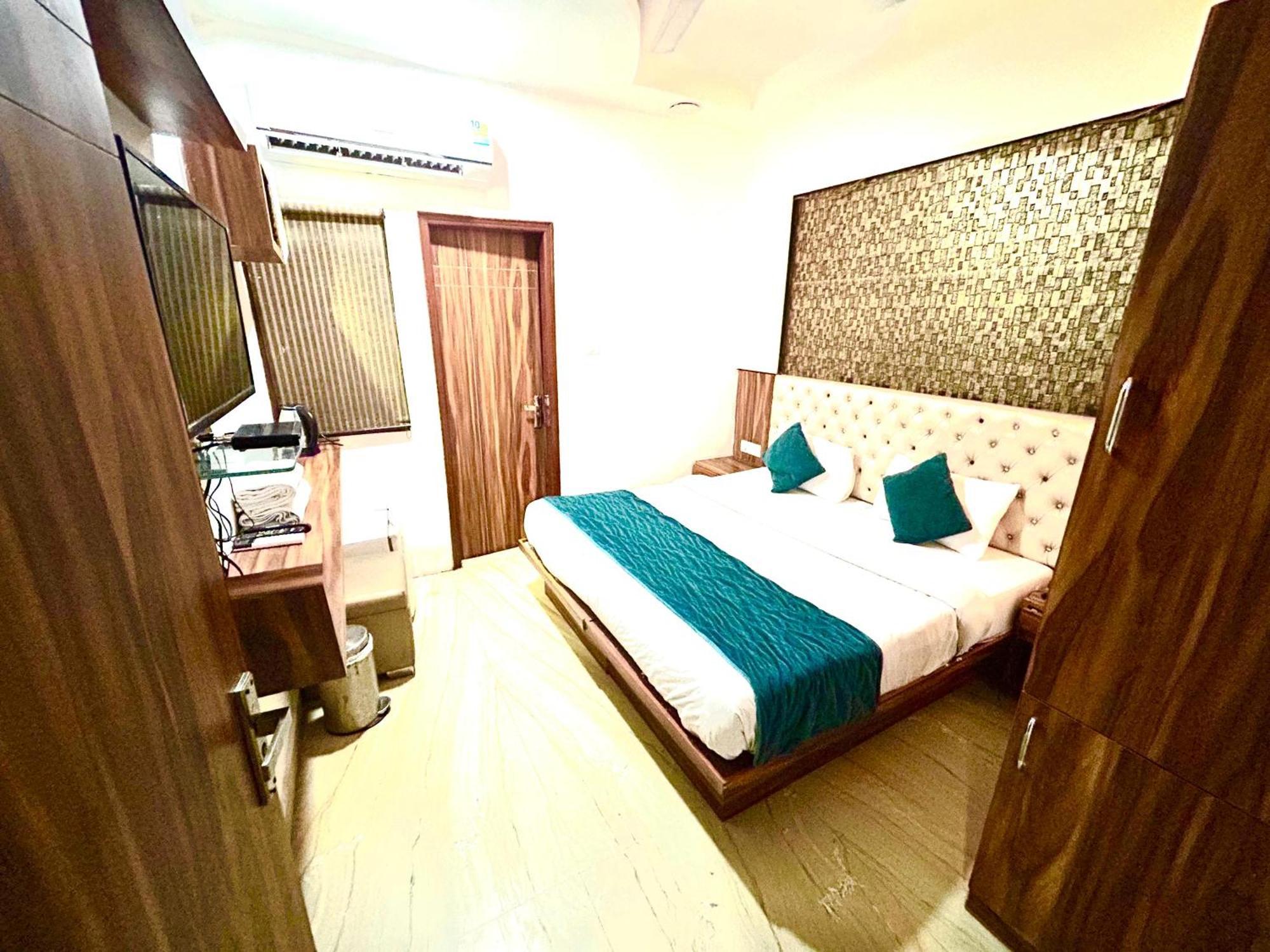 The Tomar Hospitality Hotel New Delhi Exterior foto