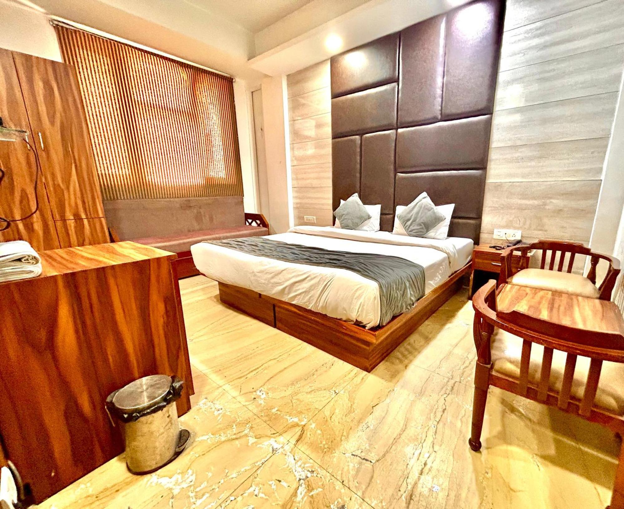 The Tomar Hospitality Hotel New Delhi Exterior foto
